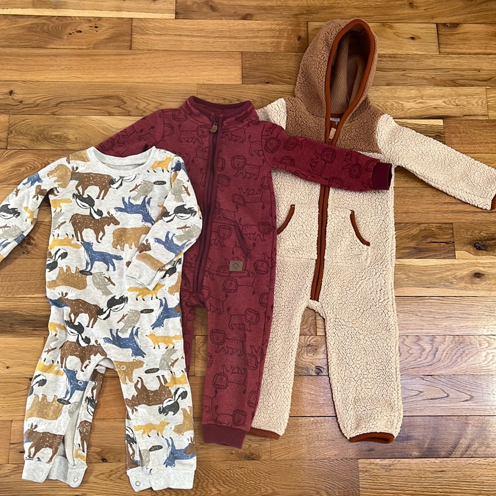 Lot of 3 fall/winter animal print jumpsuit romper 24m Carter’s